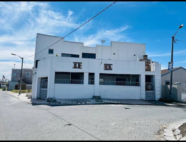 12 BEDROOM HOUSE FOR SALE IN GUGULETU